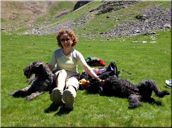 Kerry Blue Terrier de La Cadiera. Hevy & Lilu con Carmen
